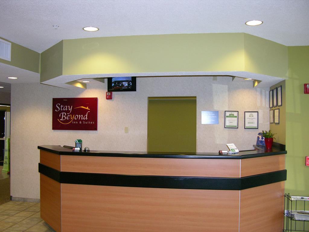 Stay Beyond Inn & Suites Elma エクステリア 写真