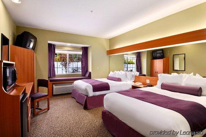 Stay Beyond Inn & Suites Elma 部屋 写真