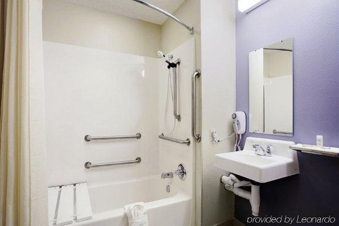 Stay Beyond Inn & Suites Elma エクステリア 写真