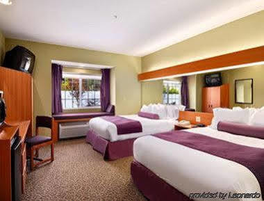 Stay Beyond Inn & Suites Elma エクステリア 写真
